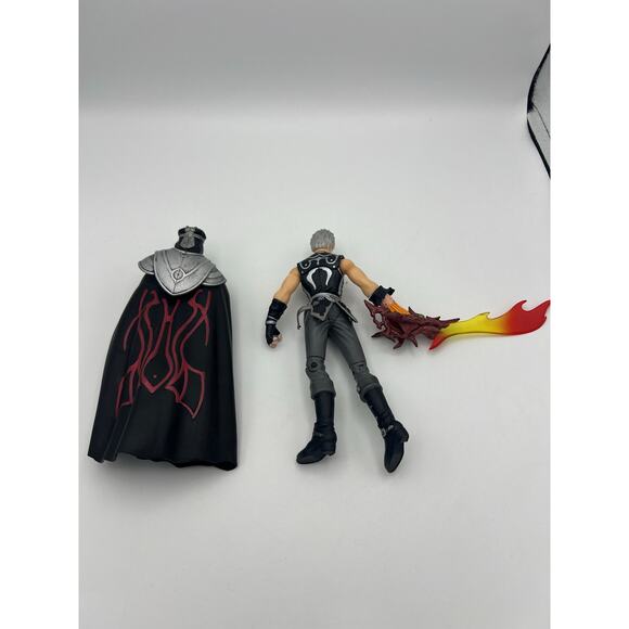 The Legend of Dragoon Lloyd Action Figure - Sony 2000, With Cape And Sword - Picture 2 of 2